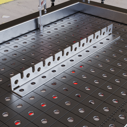 Angolo in metallo perforato 590x50x50 4 mm 