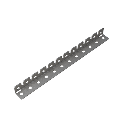 Angolo in metallo perforato 590x50x50 4 mm 